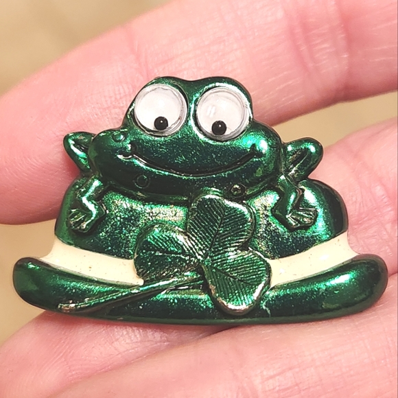Creative Irish Gifts Shamrock Earrings & Whimsical Googly Eyes Irish Frog Pin - Picture 4 of 5